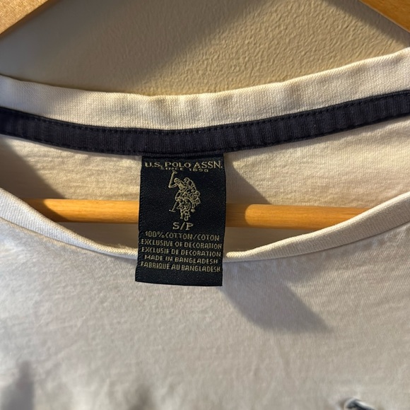 White Long Sleeve Tee with Crew Neck and Casual Style - Picture 2 of 3